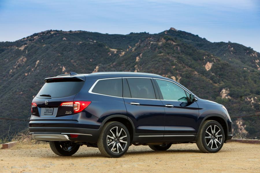  Honda Pilot Elite 2018 года  (NA) (фото 2 из 40)